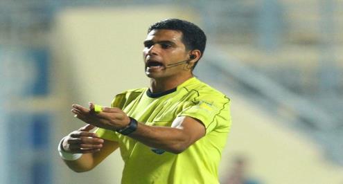 محمد معروف يمنع ساديو ماني من تسديد ركلة الجزاء.. هل خالف الحكم المصري القانون؟ (لائحة)